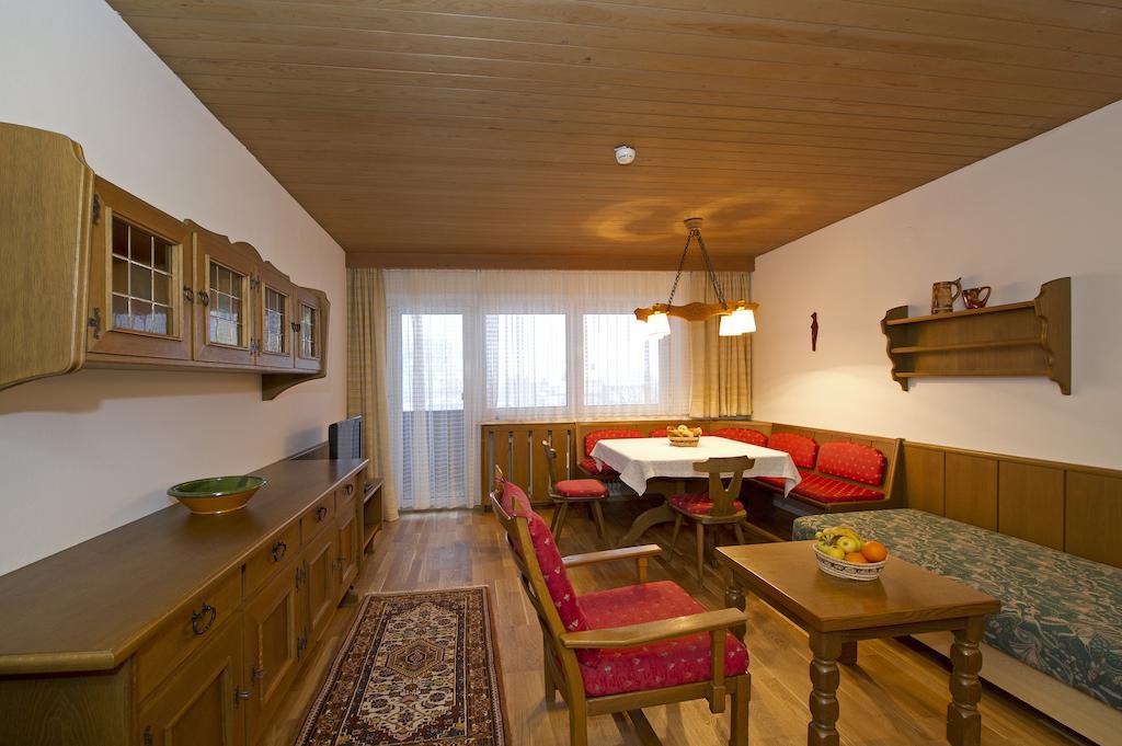 Tirolerhaus Apartment Walchsee Phòng bức ảnh