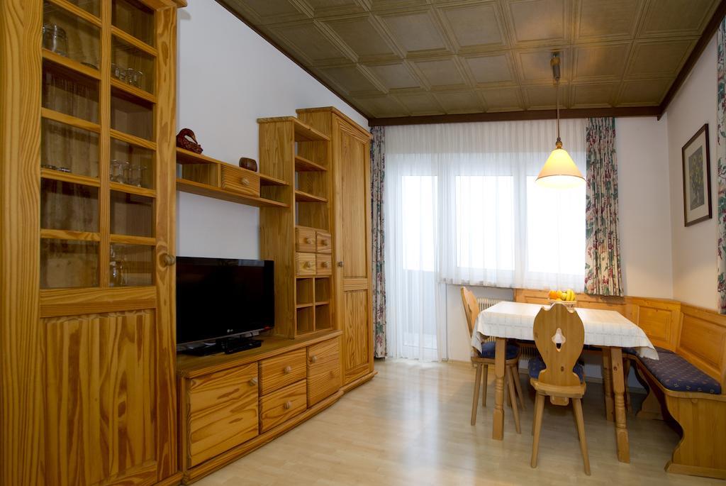 Tirolerhaus Apartment Walchsee Phòng bức ảnh